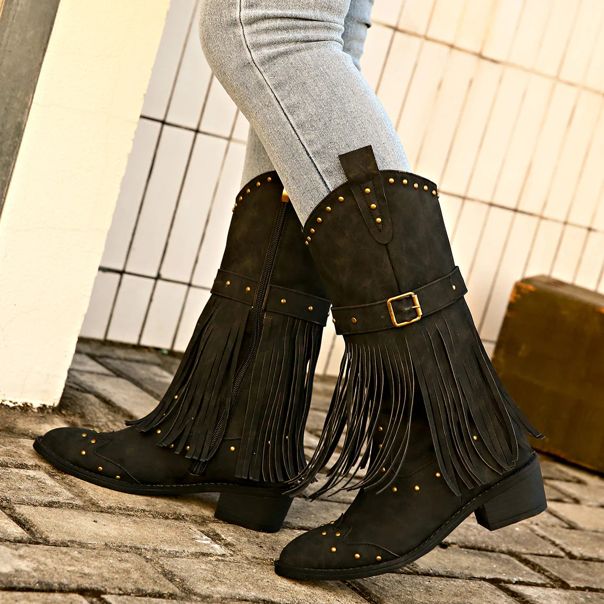Black / 12