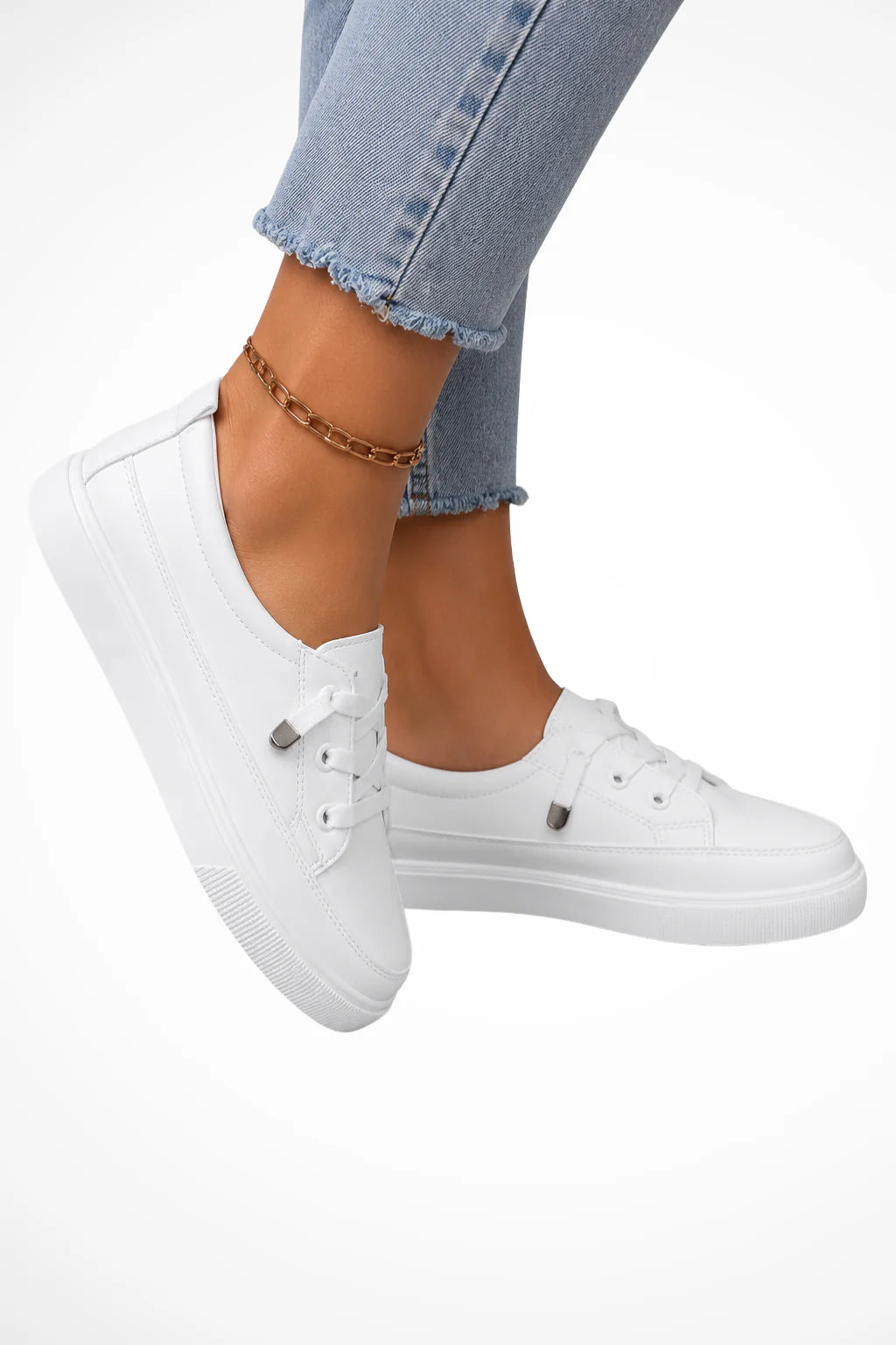 12 / White