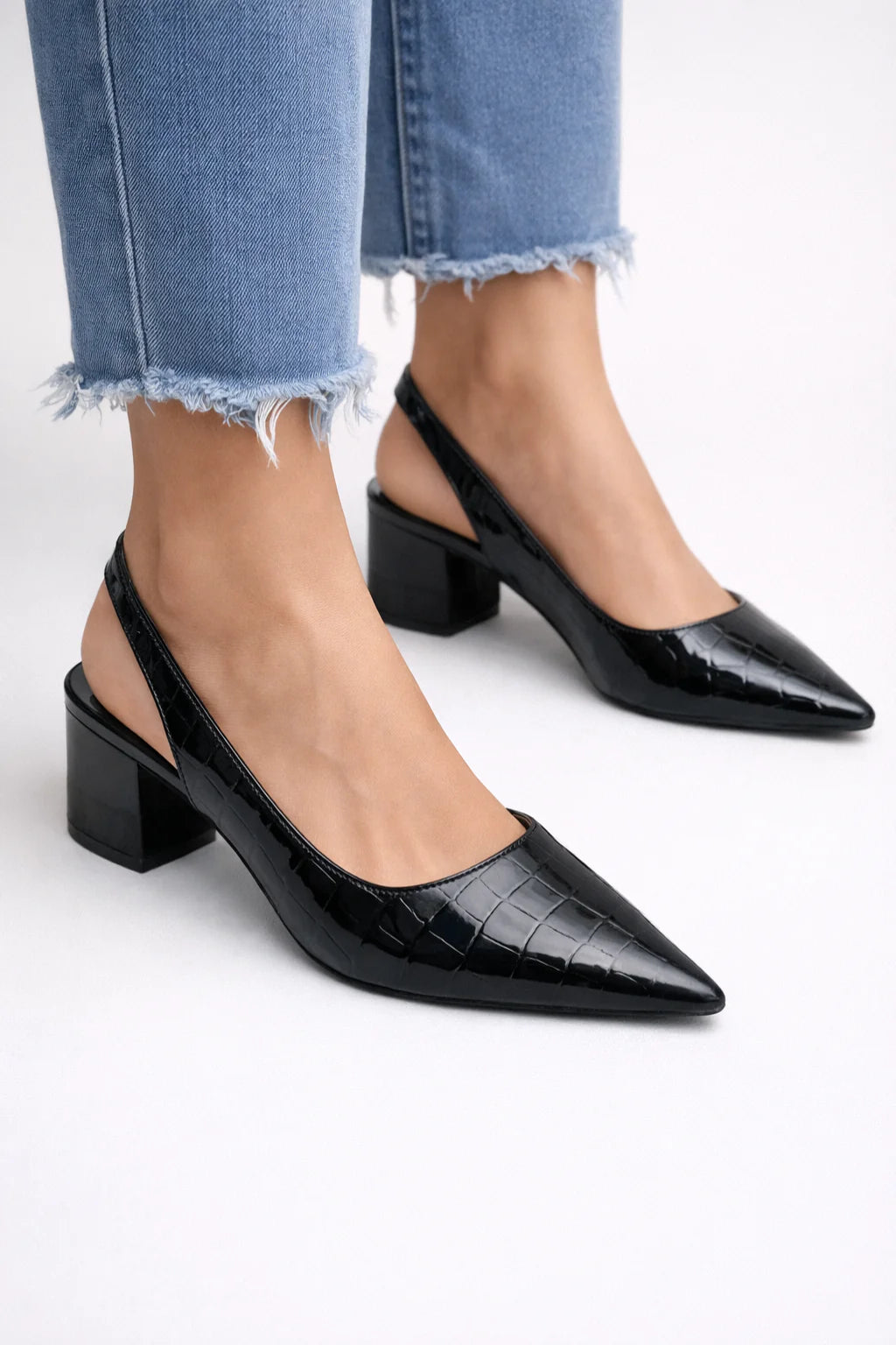 Black / 11
