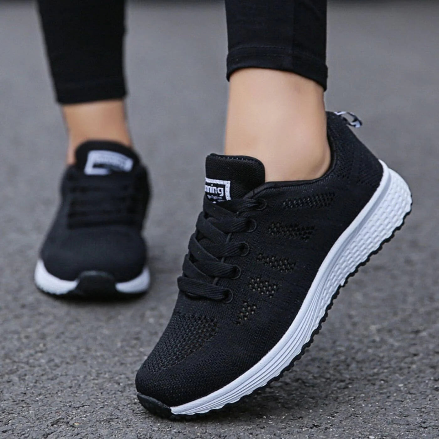Black / 12