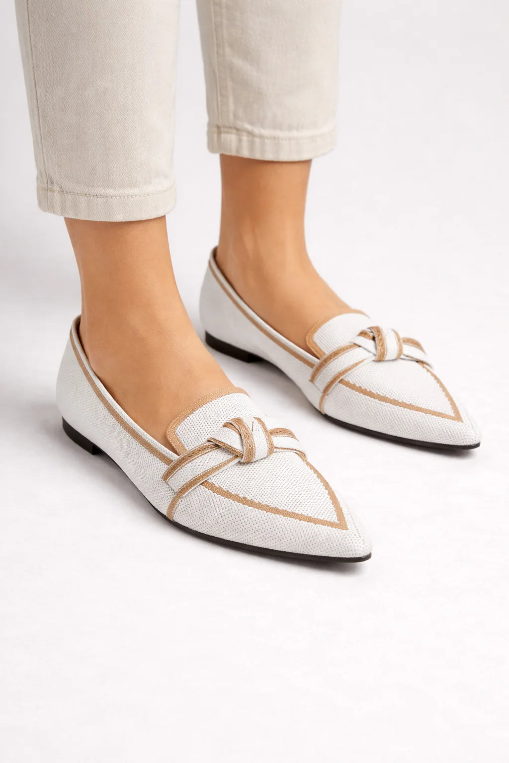 White / 11