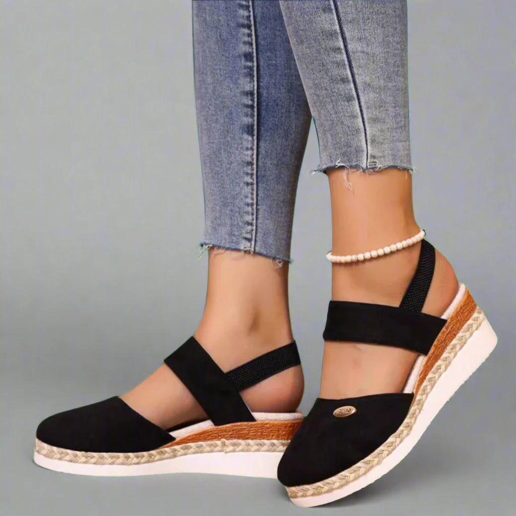 Black / 12