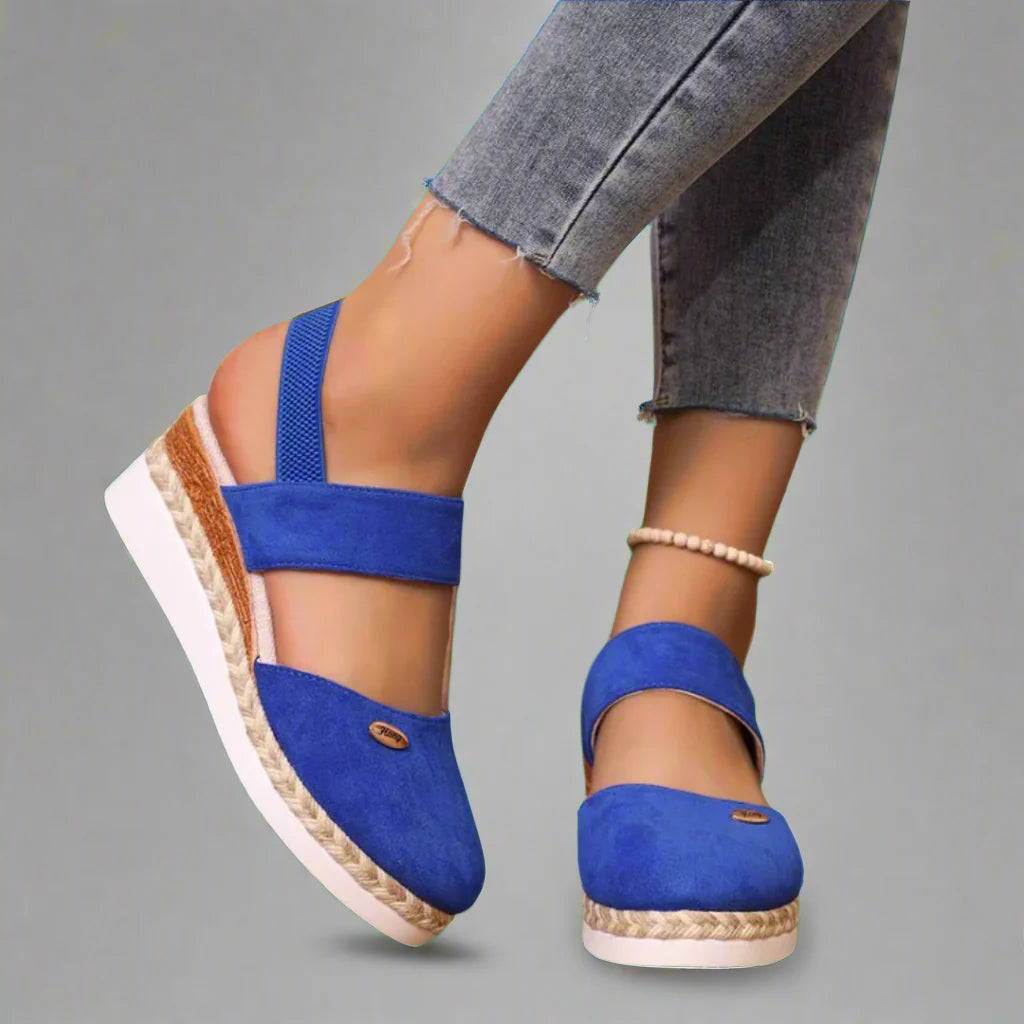 Blue / 12