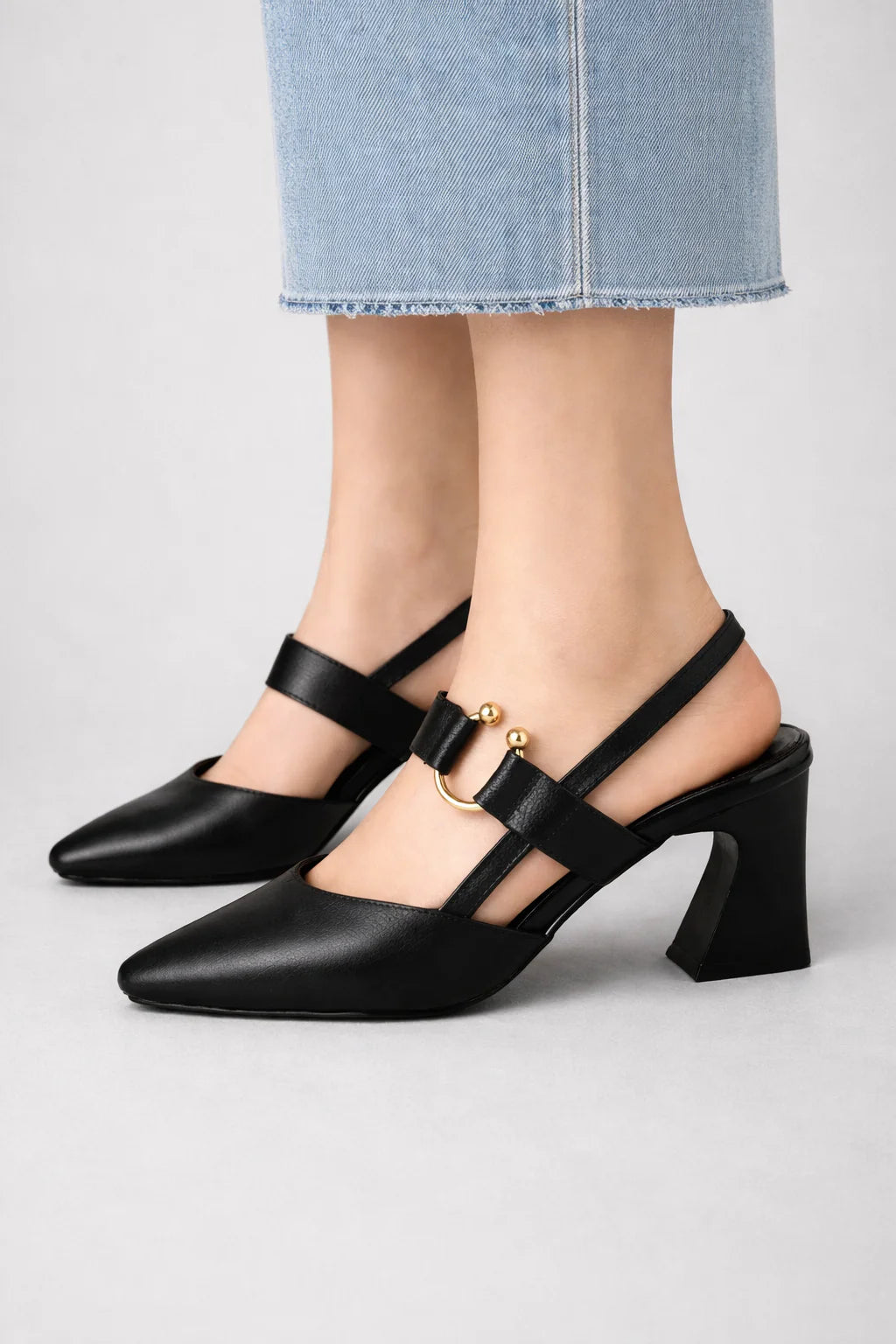 Black / 11
