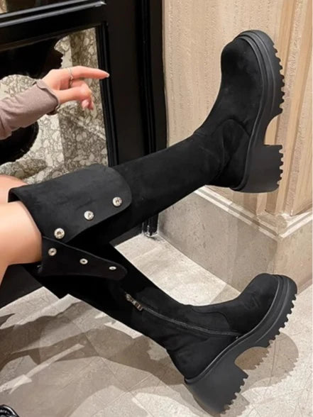 Black / 12