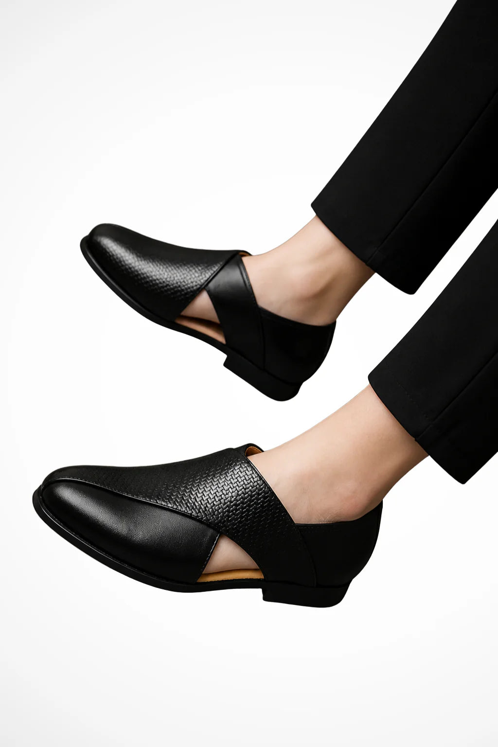 12 / Black